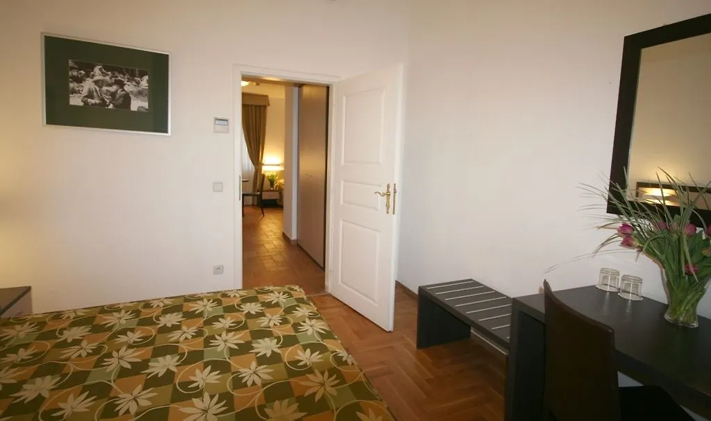 Hotel Praga 1 4*, Prague