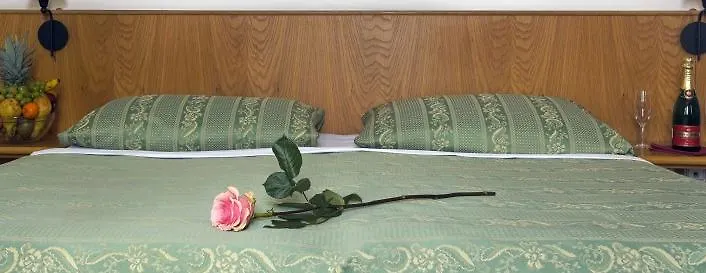 Hotel Praga 1 4*, Praha